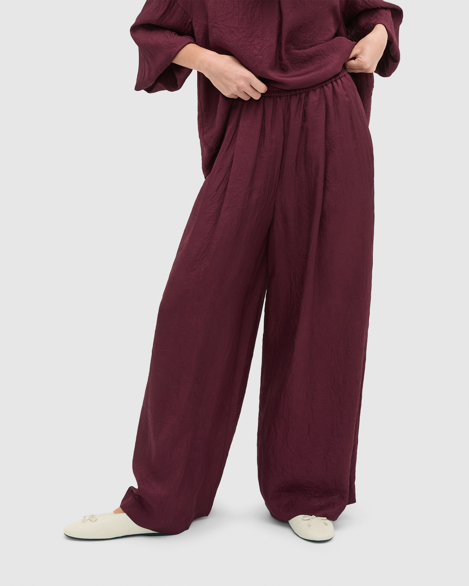 Textured Satin Gathered Pant
