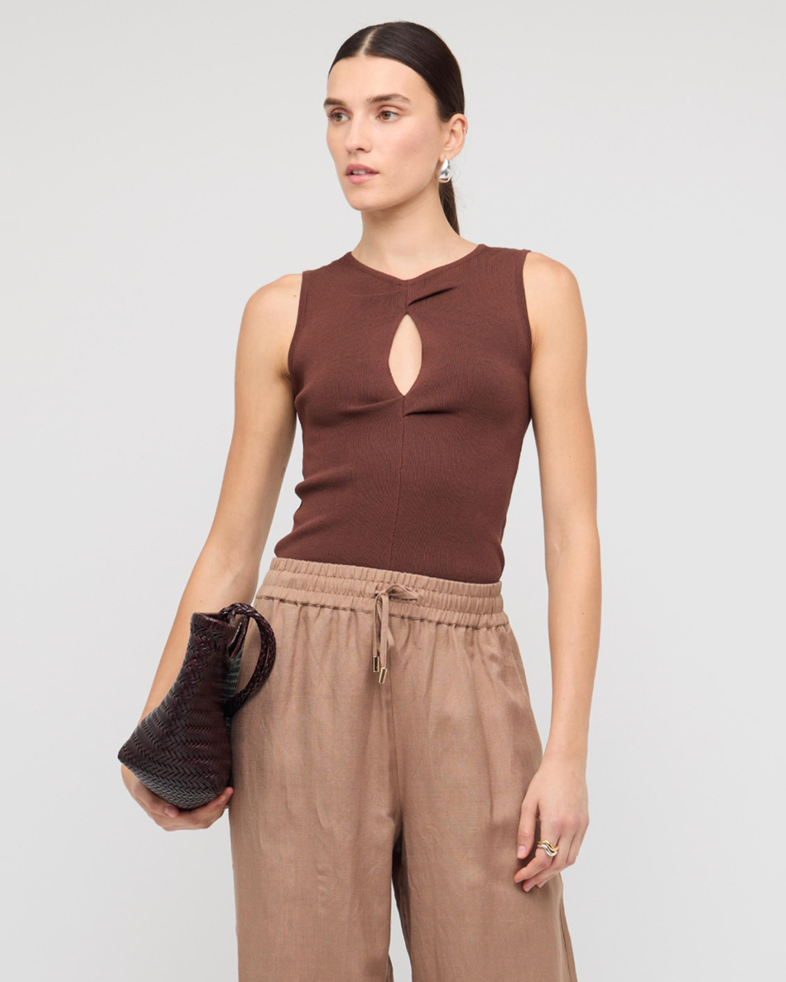 ARDEN CUTOUT KNIT TOP CHOCOLATE