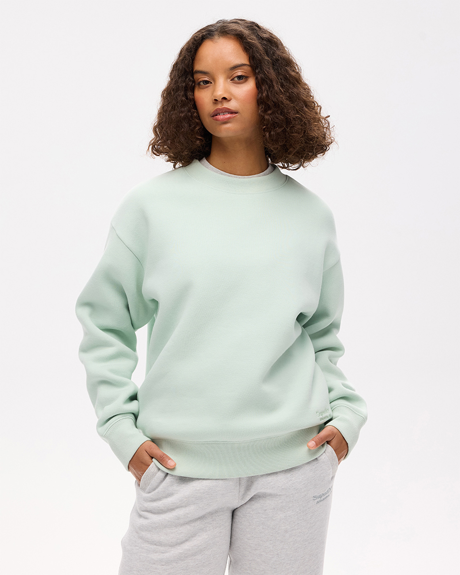 Essential Logo Crew Sweat