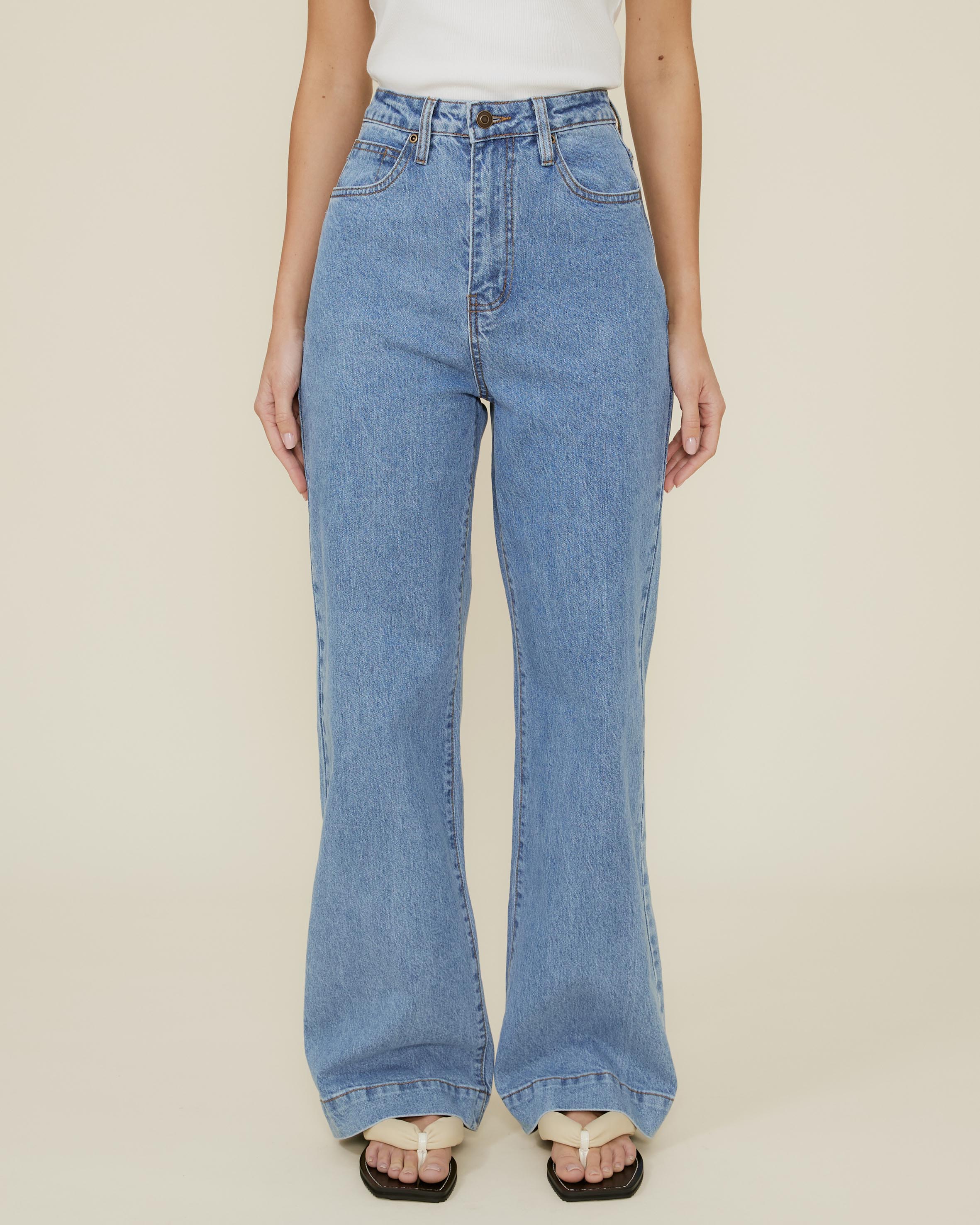 Liv Straight Jeans