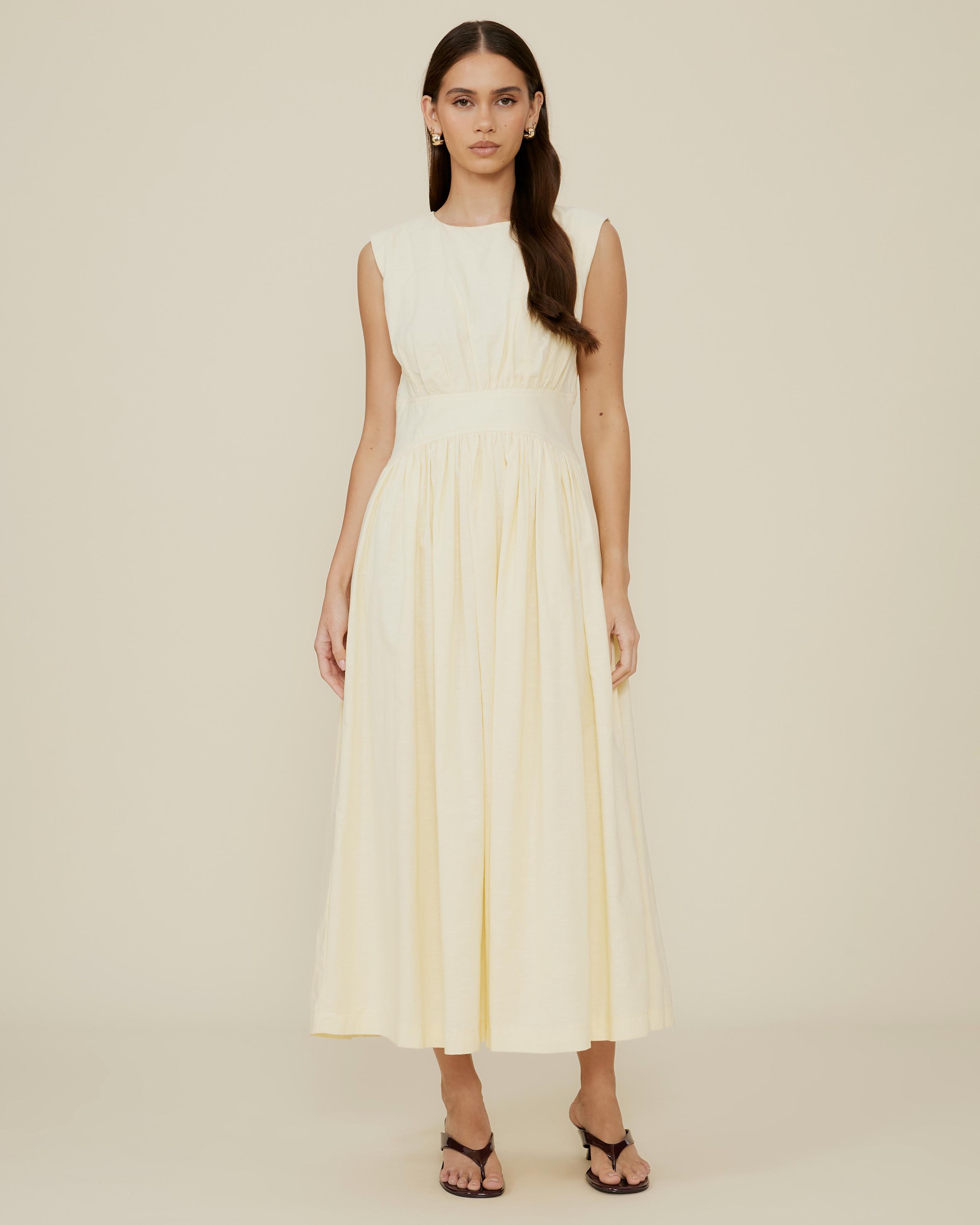 Gallery Sleeveless Waisted Midi Dress