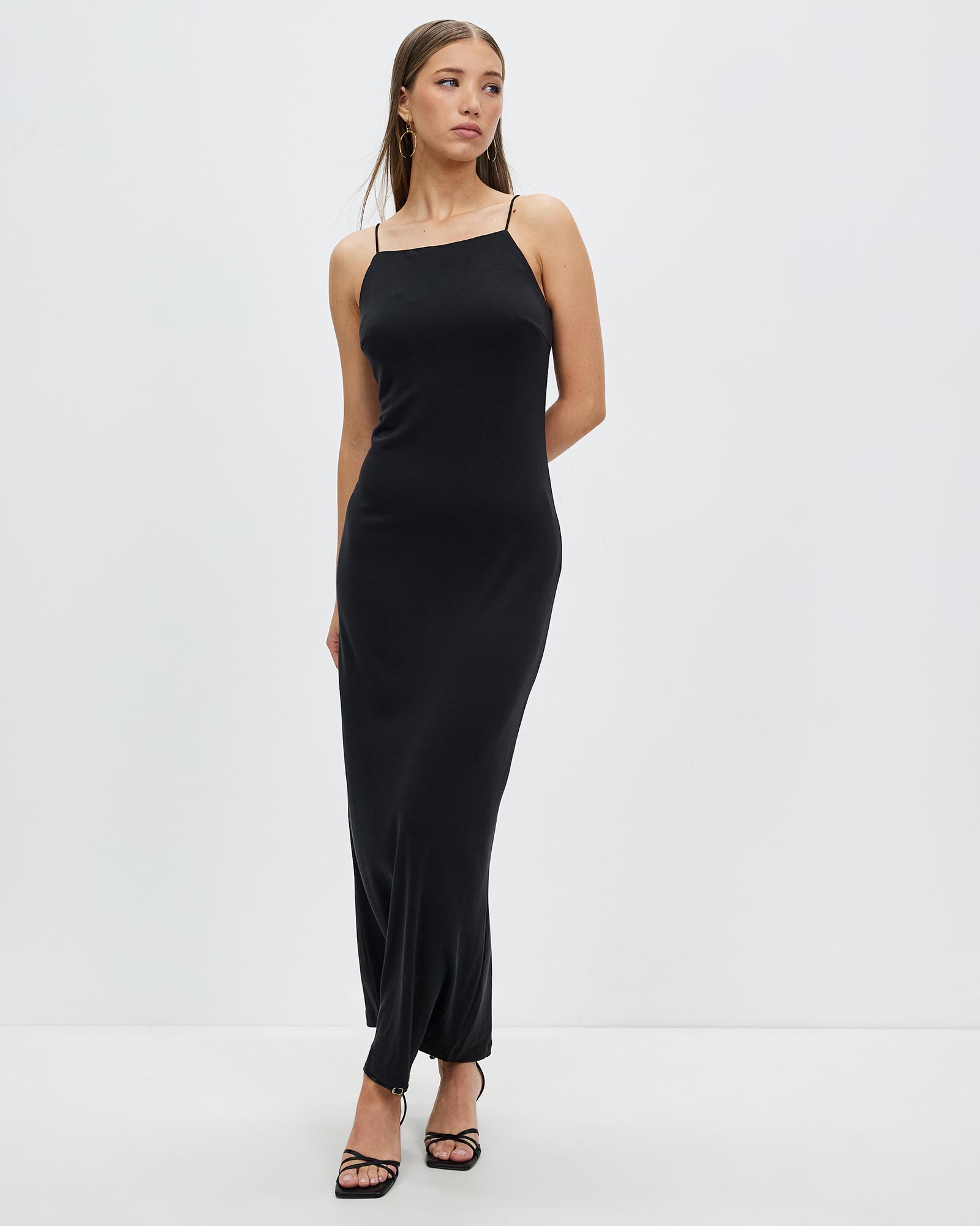Mode Straight Neck Maxi