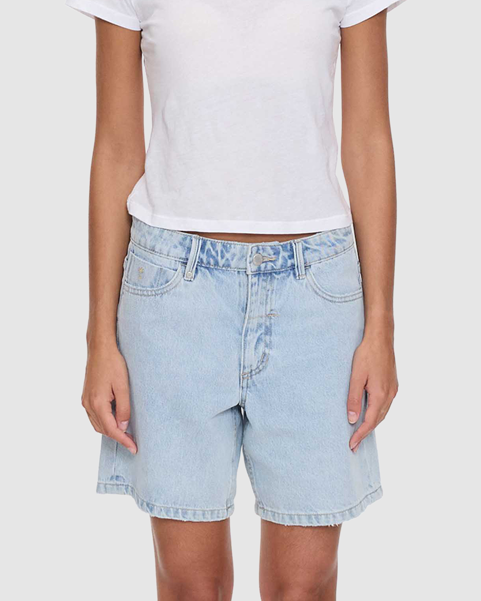 Billie Low Rise Baggy Embro Shorts
