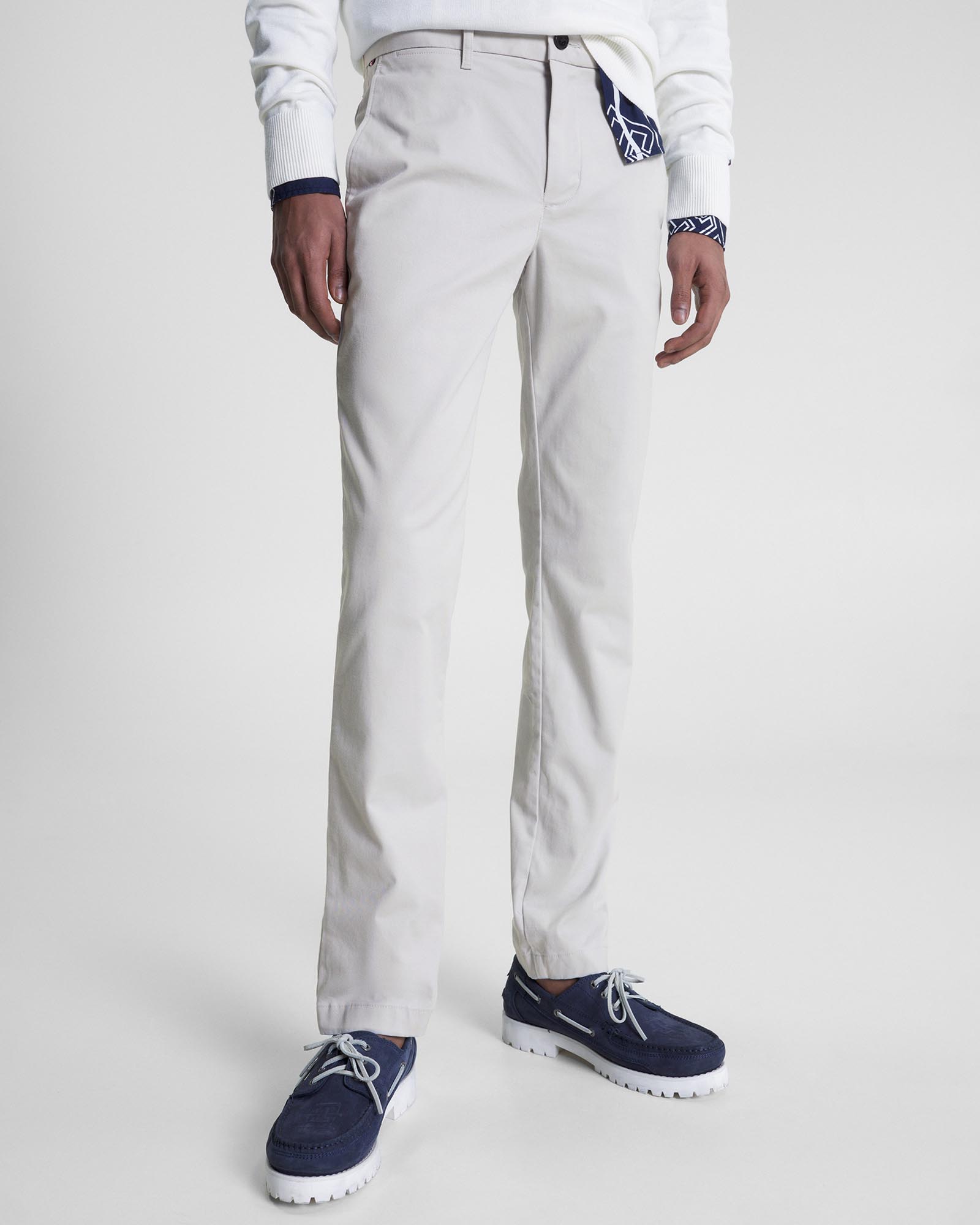 1985 Essential Bleecker Slim Fit Chinos