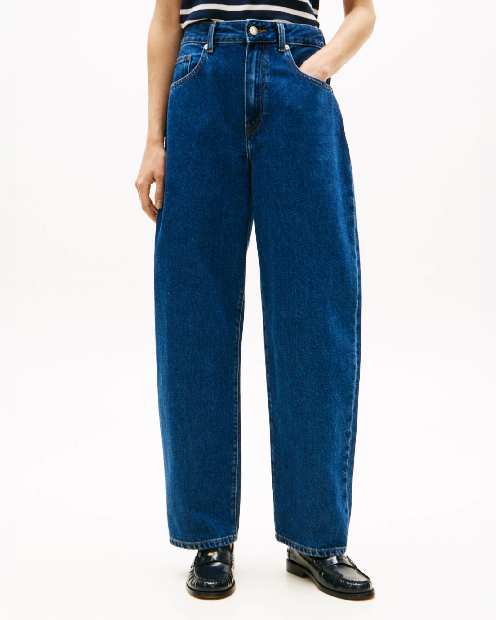 Barrel Leg Jeans