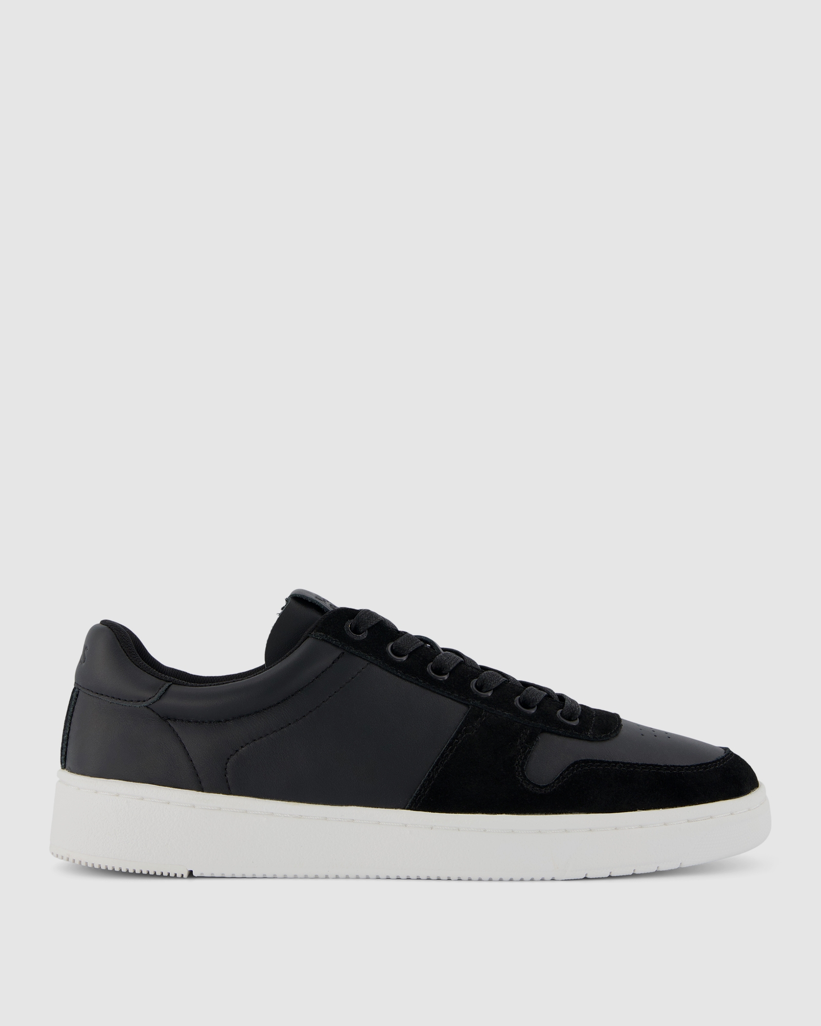 TRVL Lite Court Sneaker