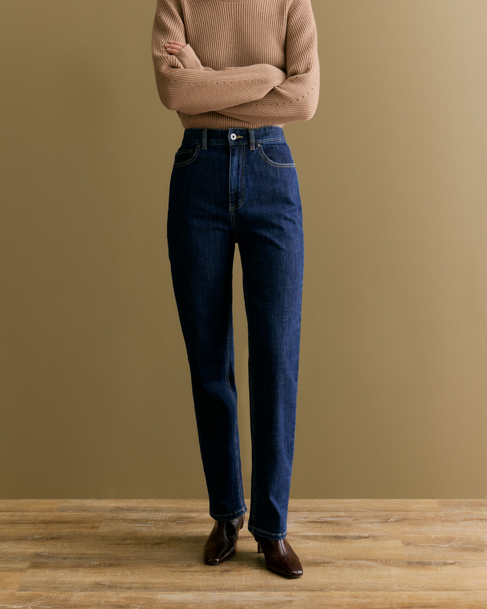 High Rise Straight Leg Jean in Washed Indigo
