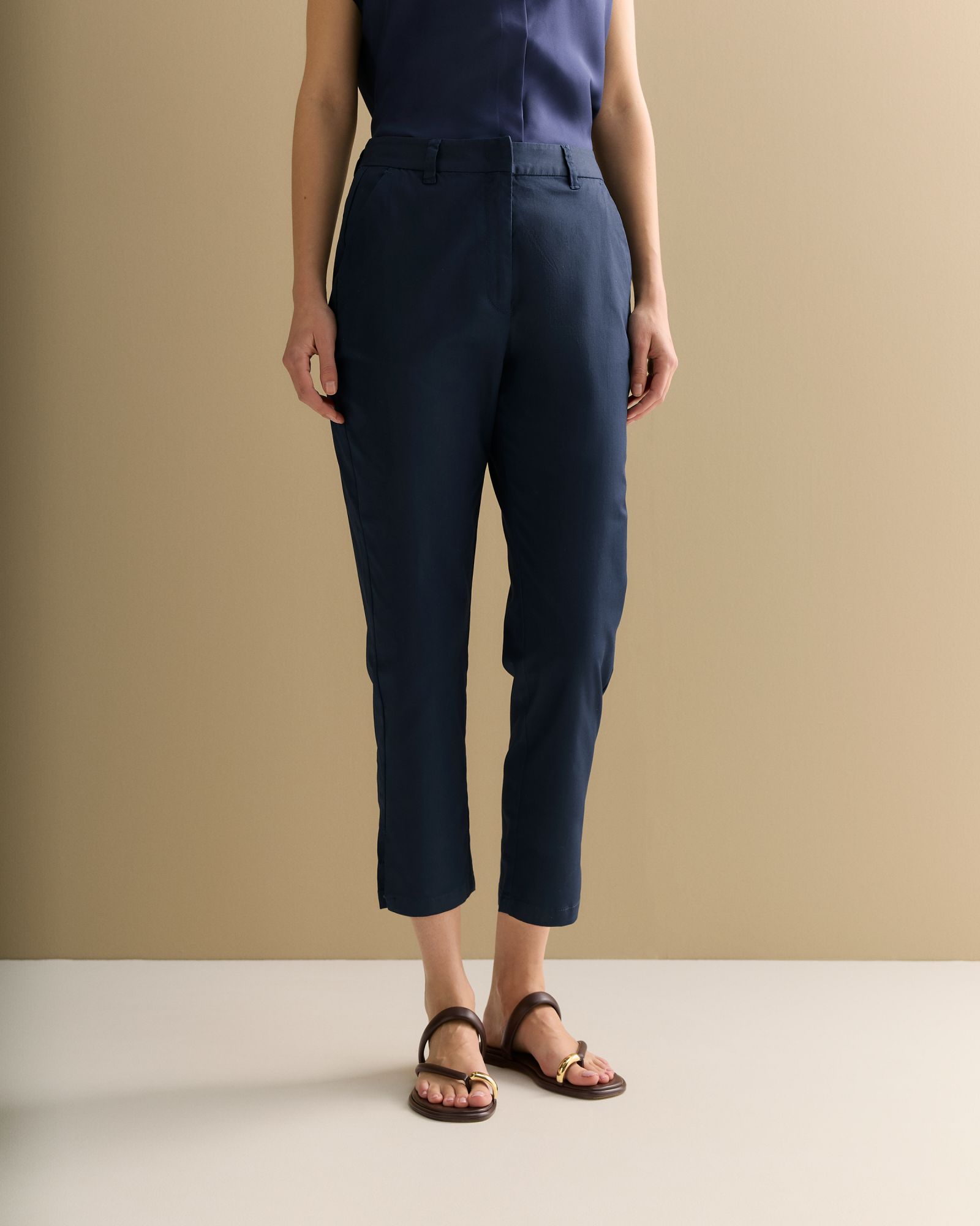 Stretch Cotton Twill Capri Pant in Navy