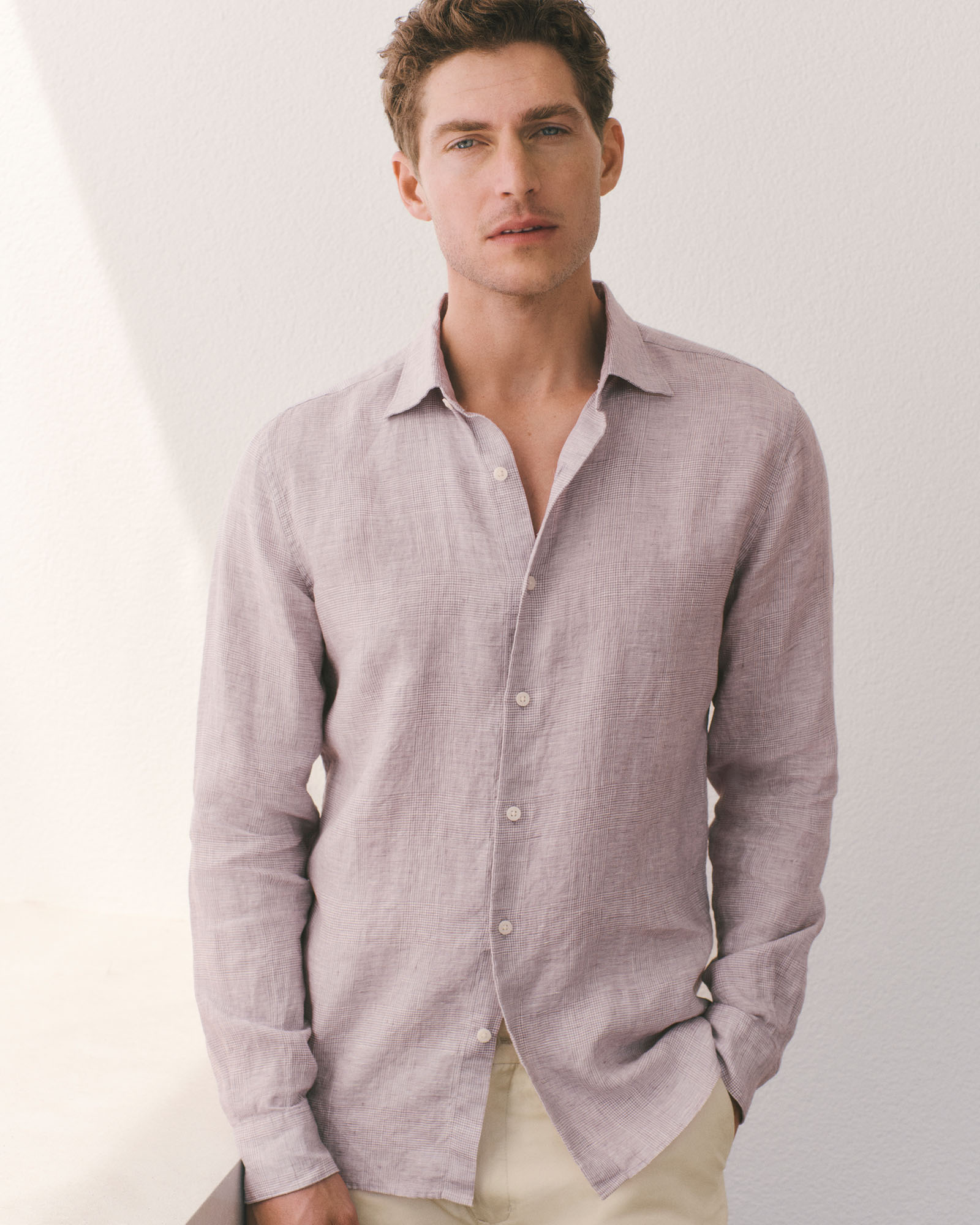 Tailored Fit Yarn Dyed Linen Textured Shirt in Faded Violet