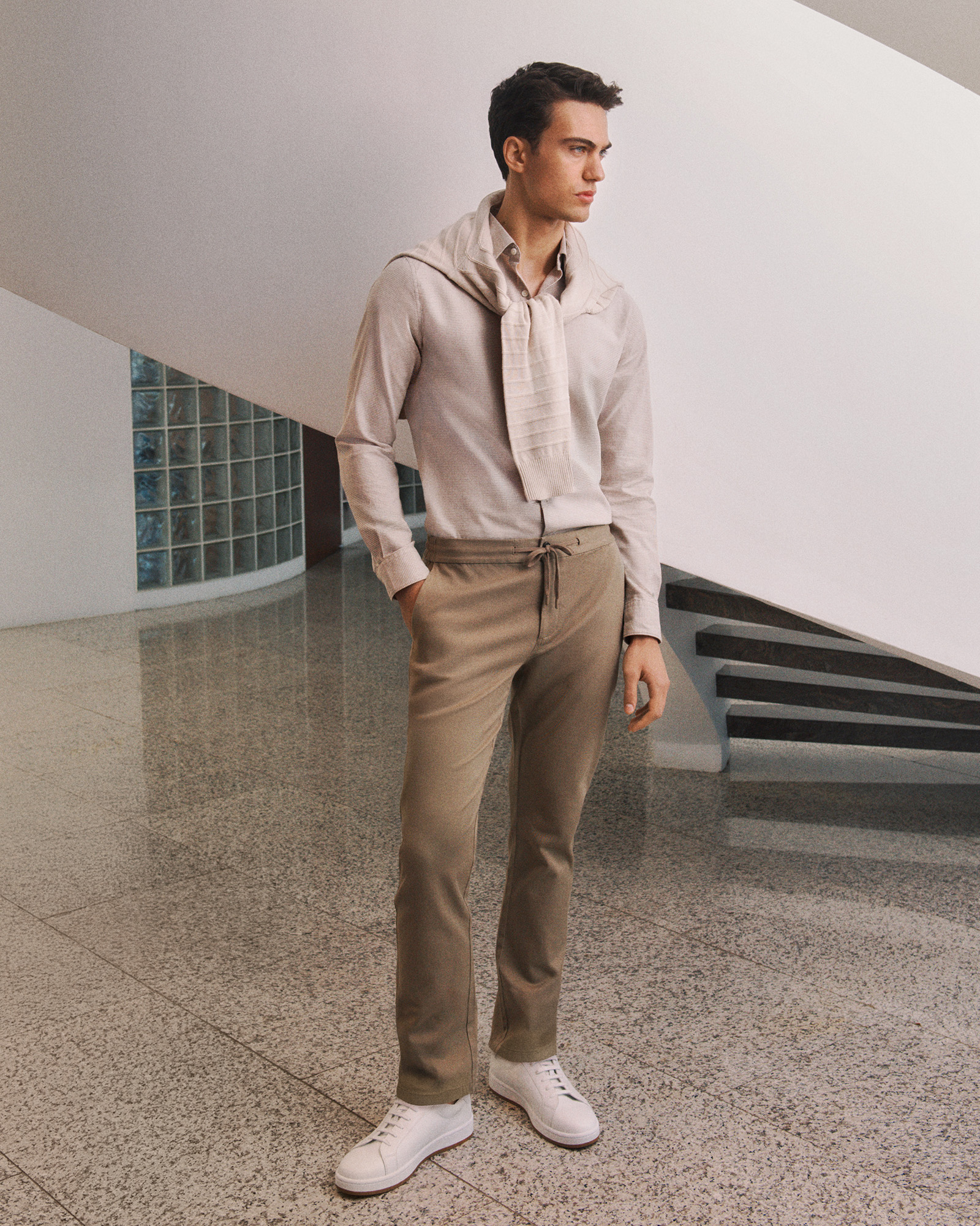 Soft Drawcord Chino in Clove