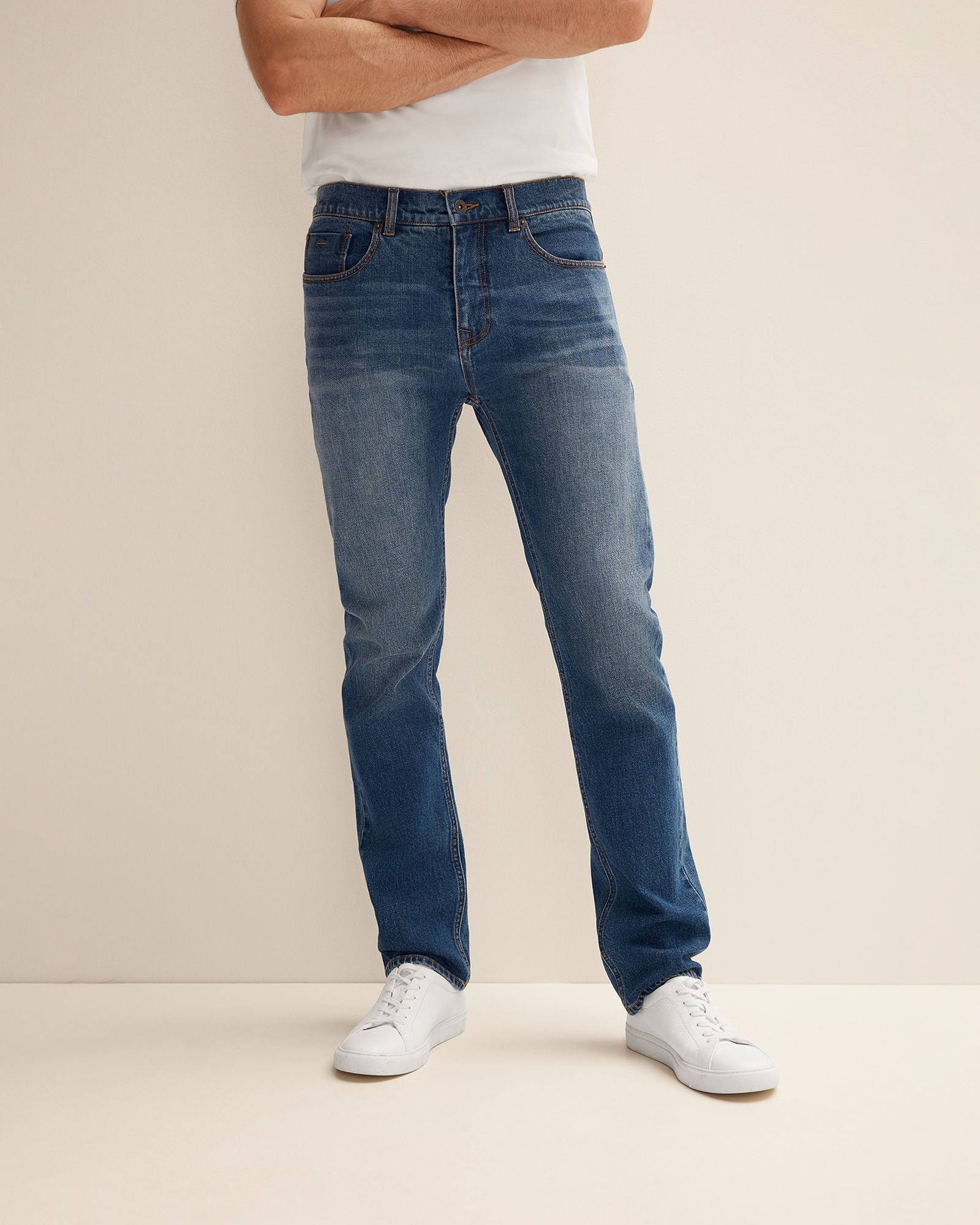Slim Light Wash Jean in Faded Blue