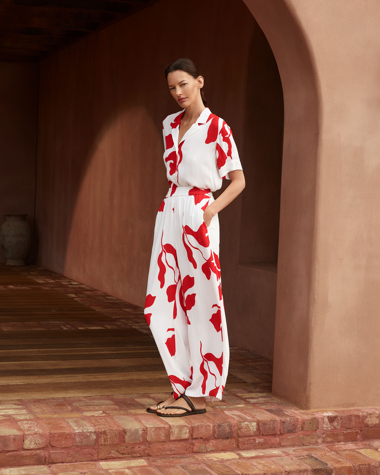 Shadow Palm Draped Pull On Pant in Ivory