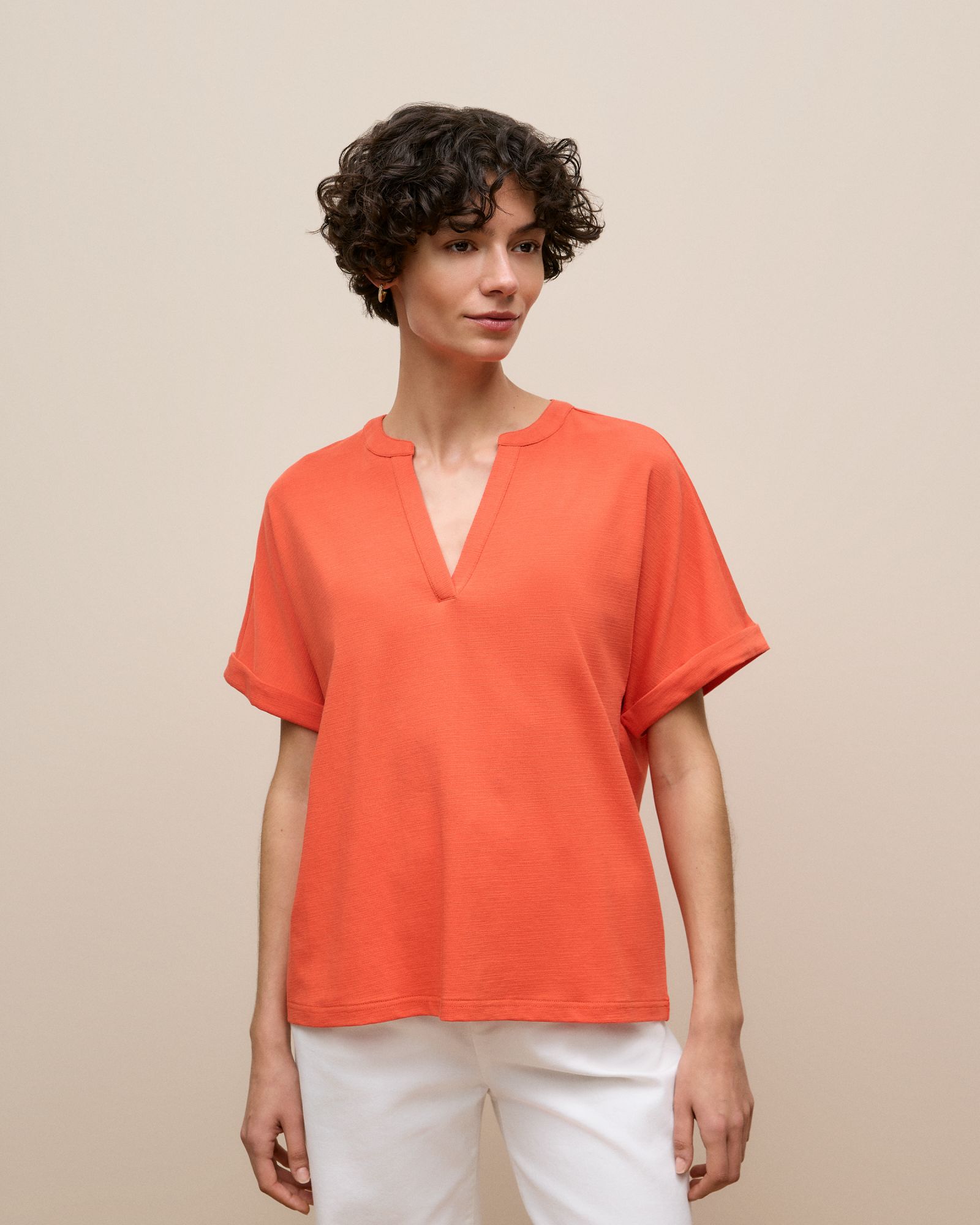 Relaxed V Neck T-shirt in Fiesta Red