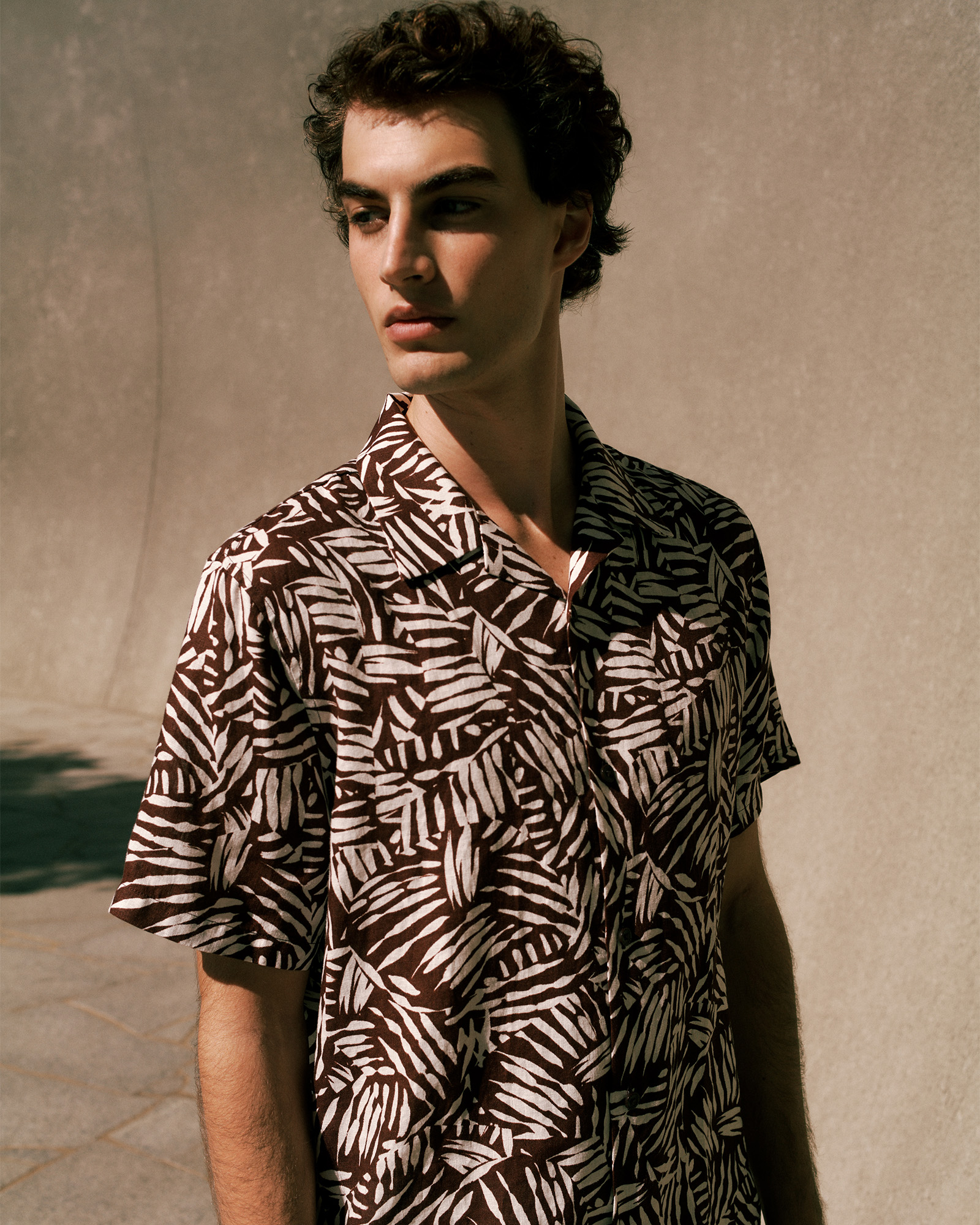 Etch Linen Camp Shirt in Deep Red