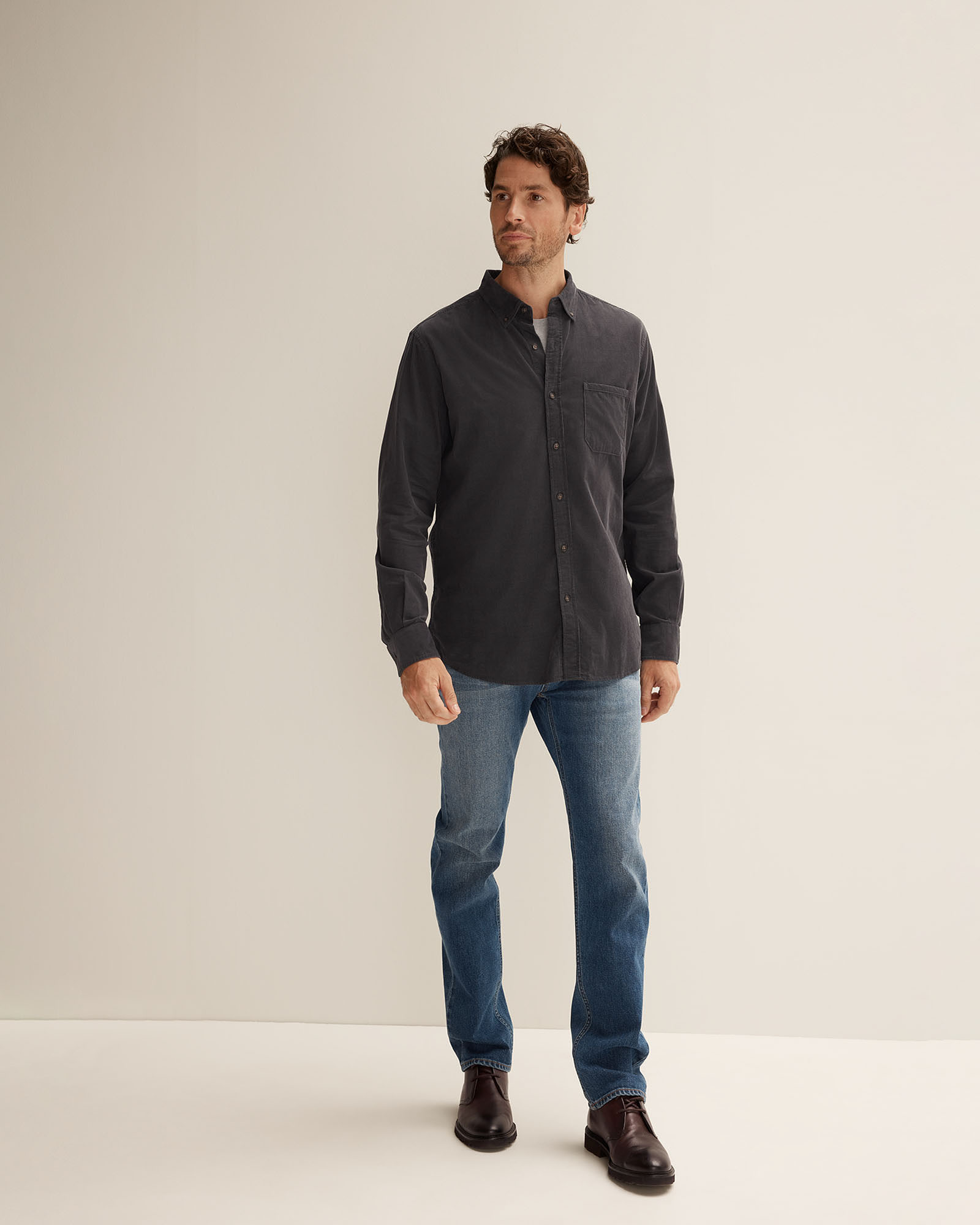 Regular Light Wash Jean in Faded Blue