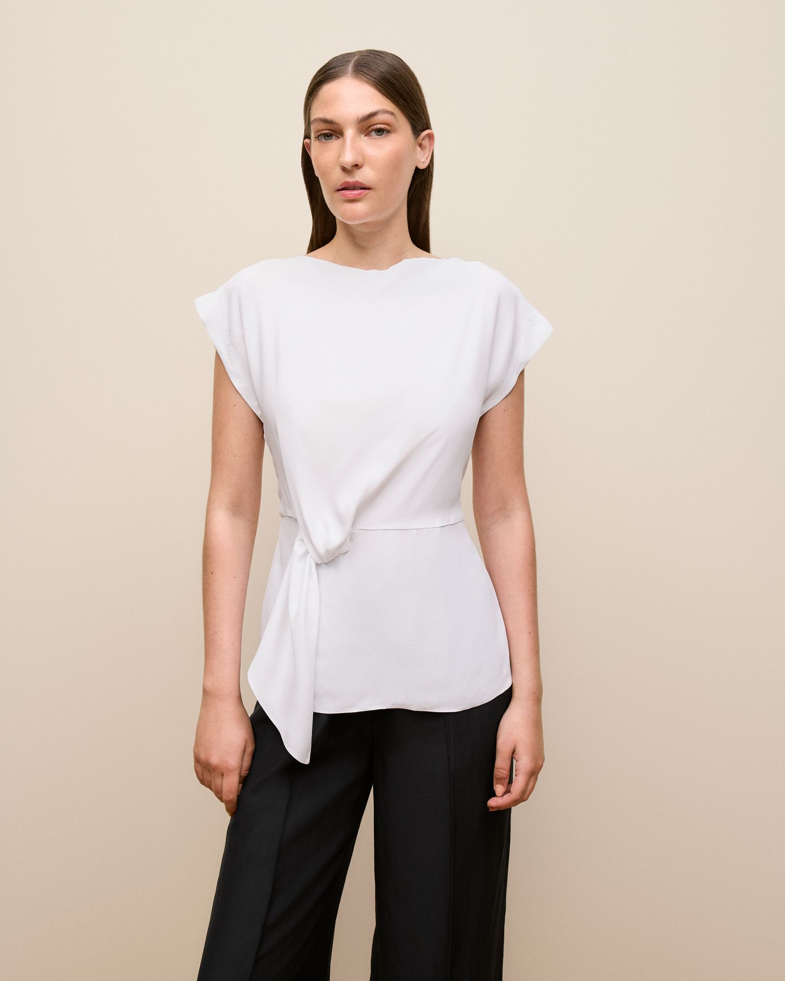 Twist Front Top in White