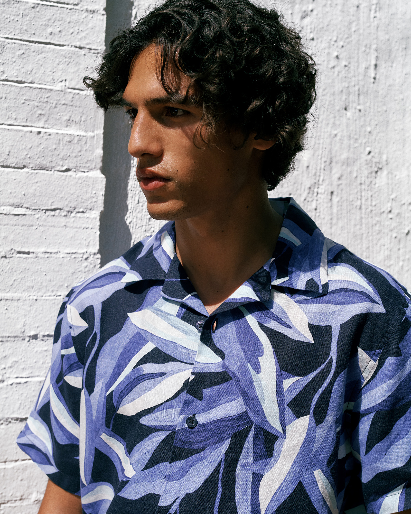 Painted Leaf Linen Camp Shirt in Navy