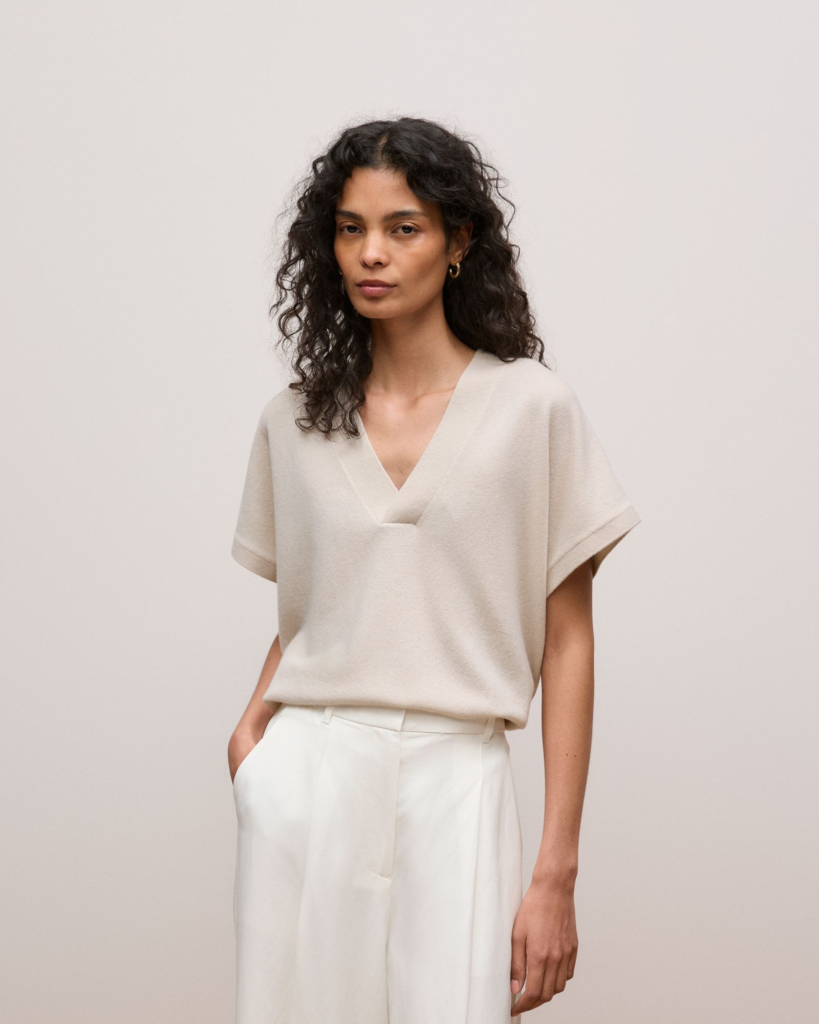 Merino Cashmere Relaxed V Neck Knit in Stone