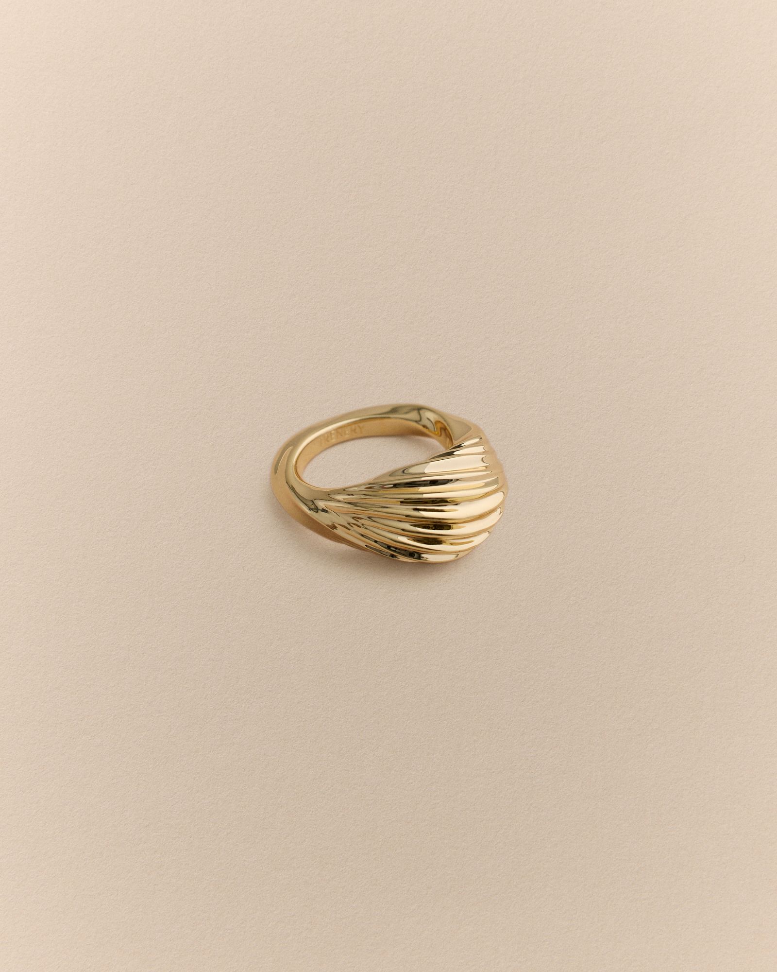 Era Twist Ring in Gold