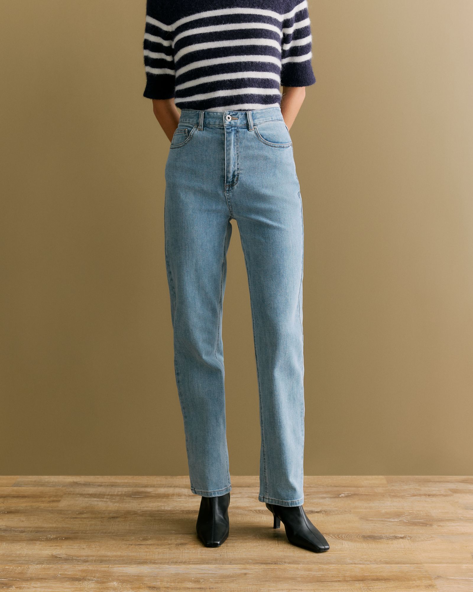 High Rise Straight Leg Jean in Vintage Wash Denim