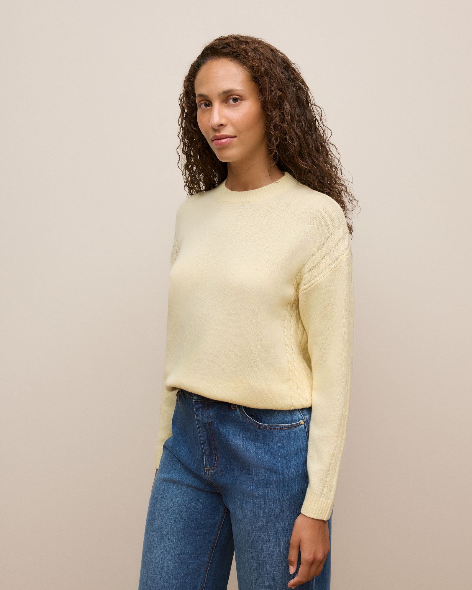 Wool Cashmere Cable Detail Crew in Winter Butter