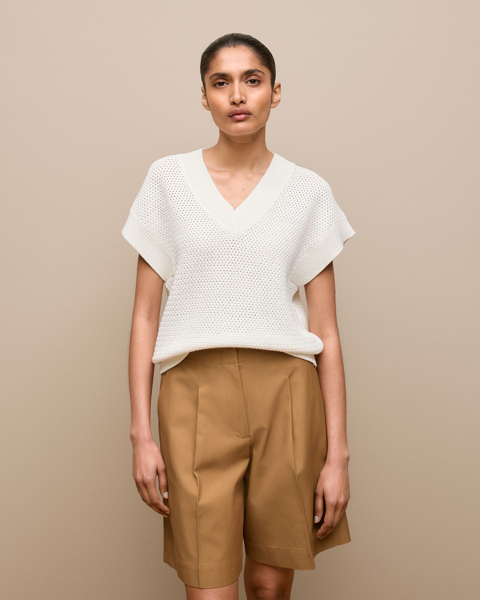 Mercerised Cotton Basketweave Knit Vest in Off White