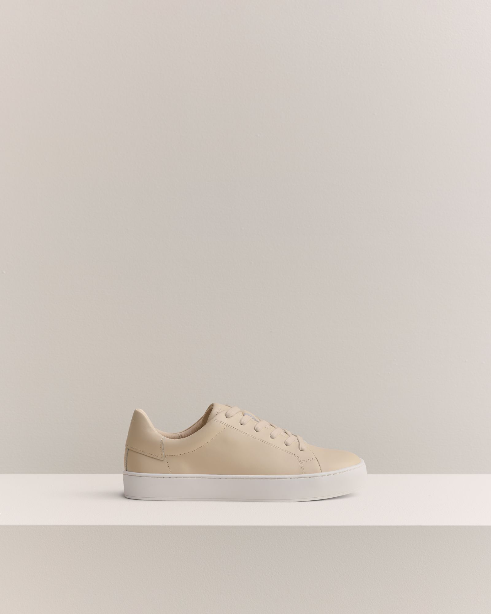 Lyons Leather Sneaker in Beige