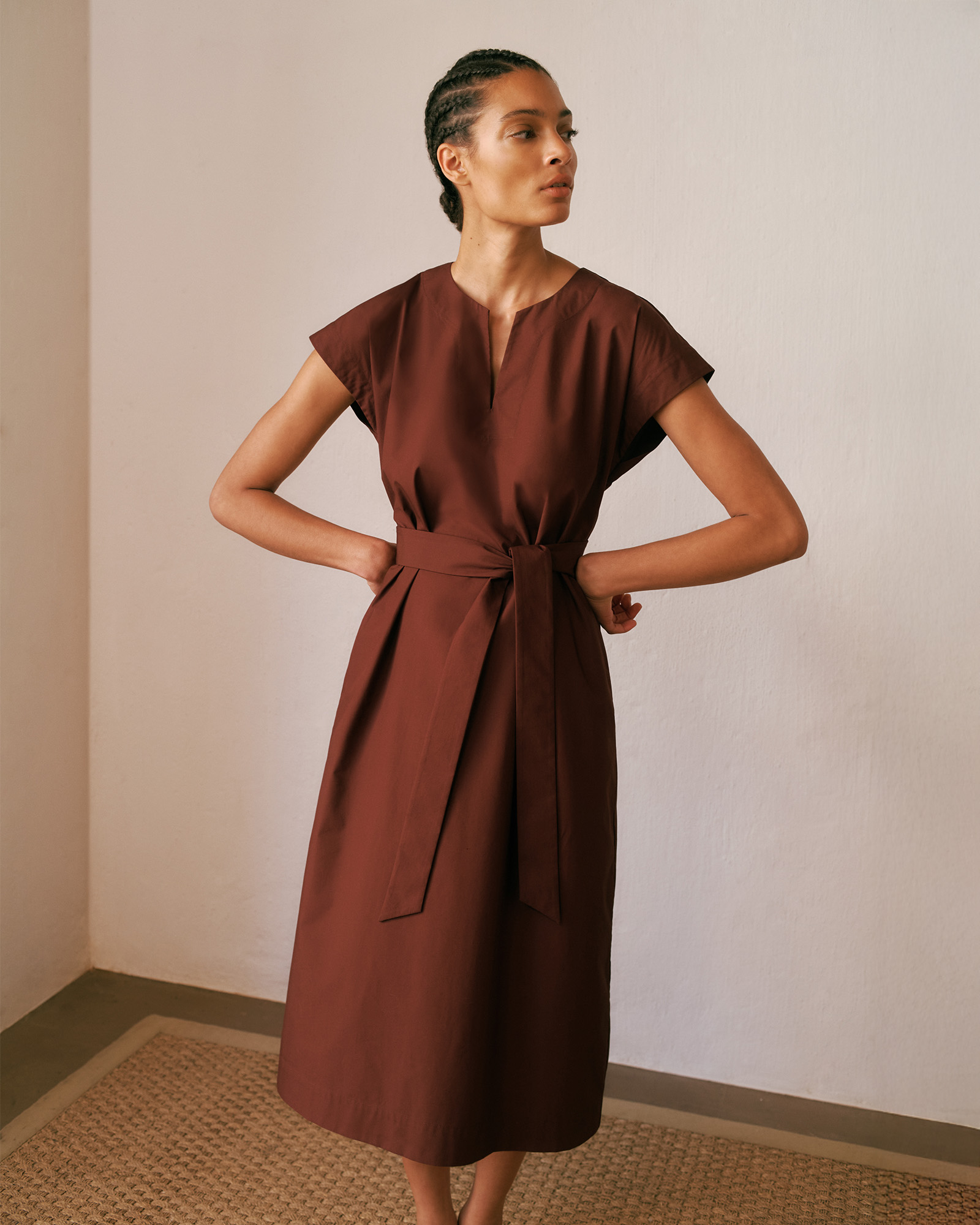 Cotton Poplin Cap Sleeve Belted Dress in Espresso