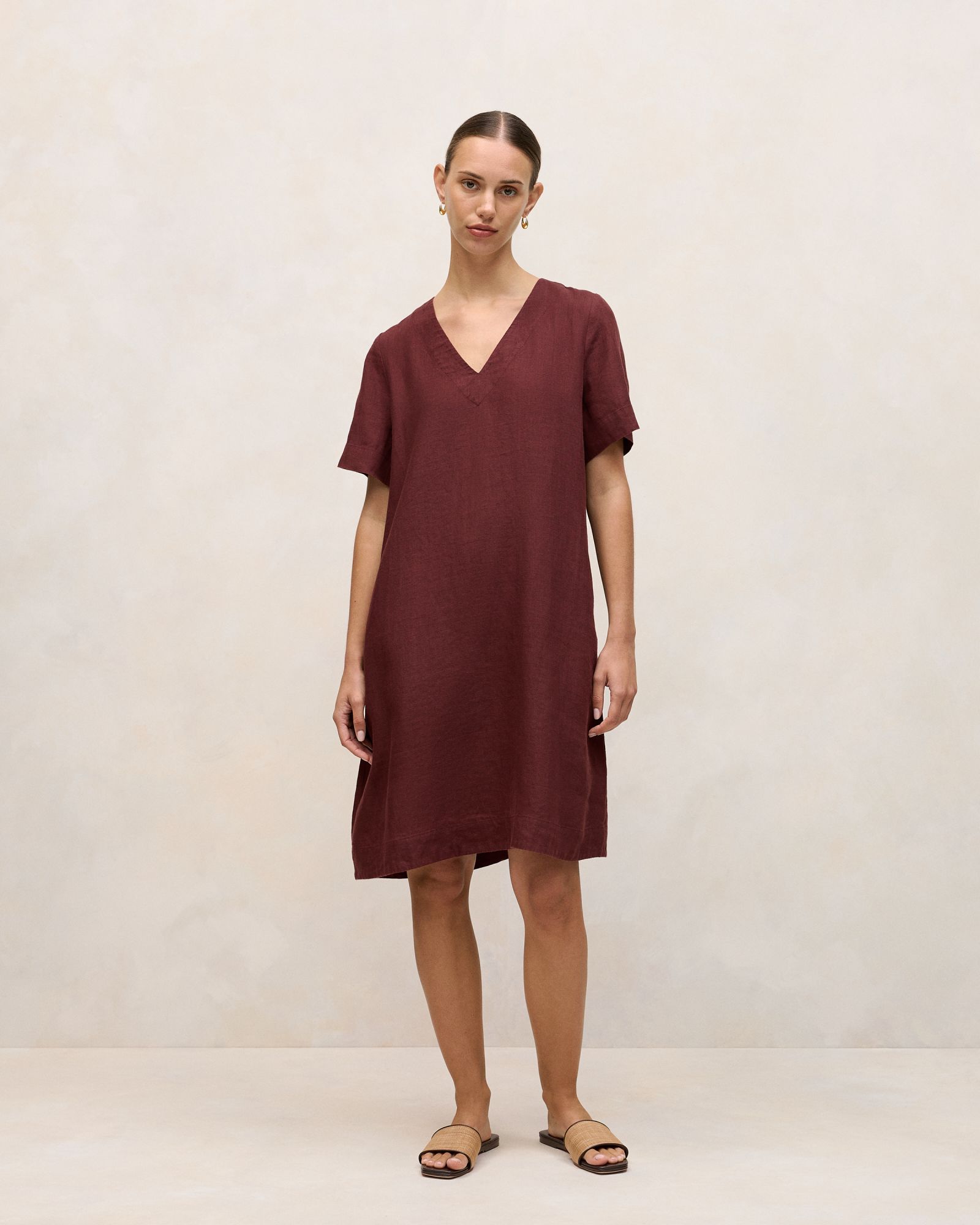 Delave Linen V Neck Popover Shift Dress in Espresso