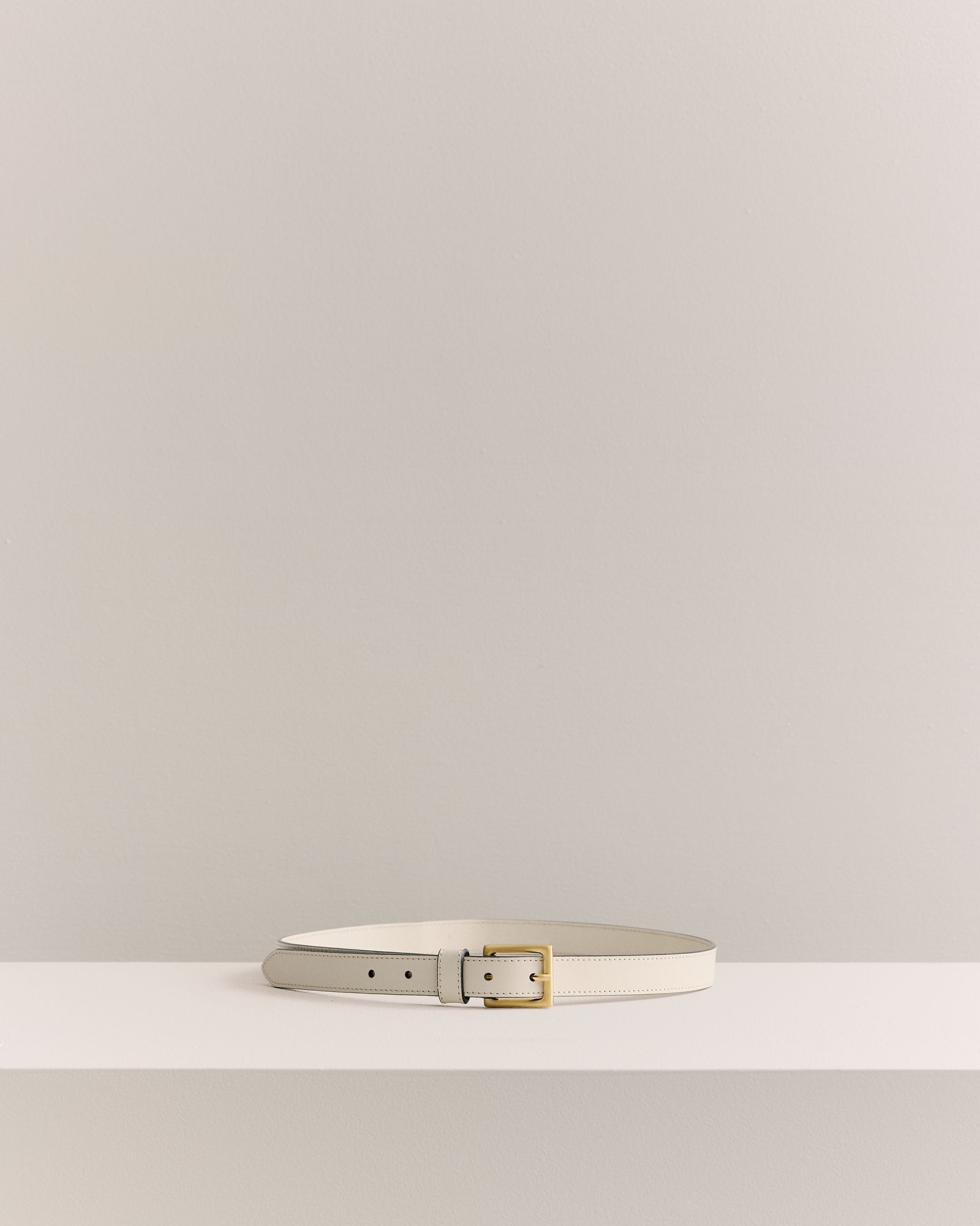 Leather Slim Belt in Parchment
