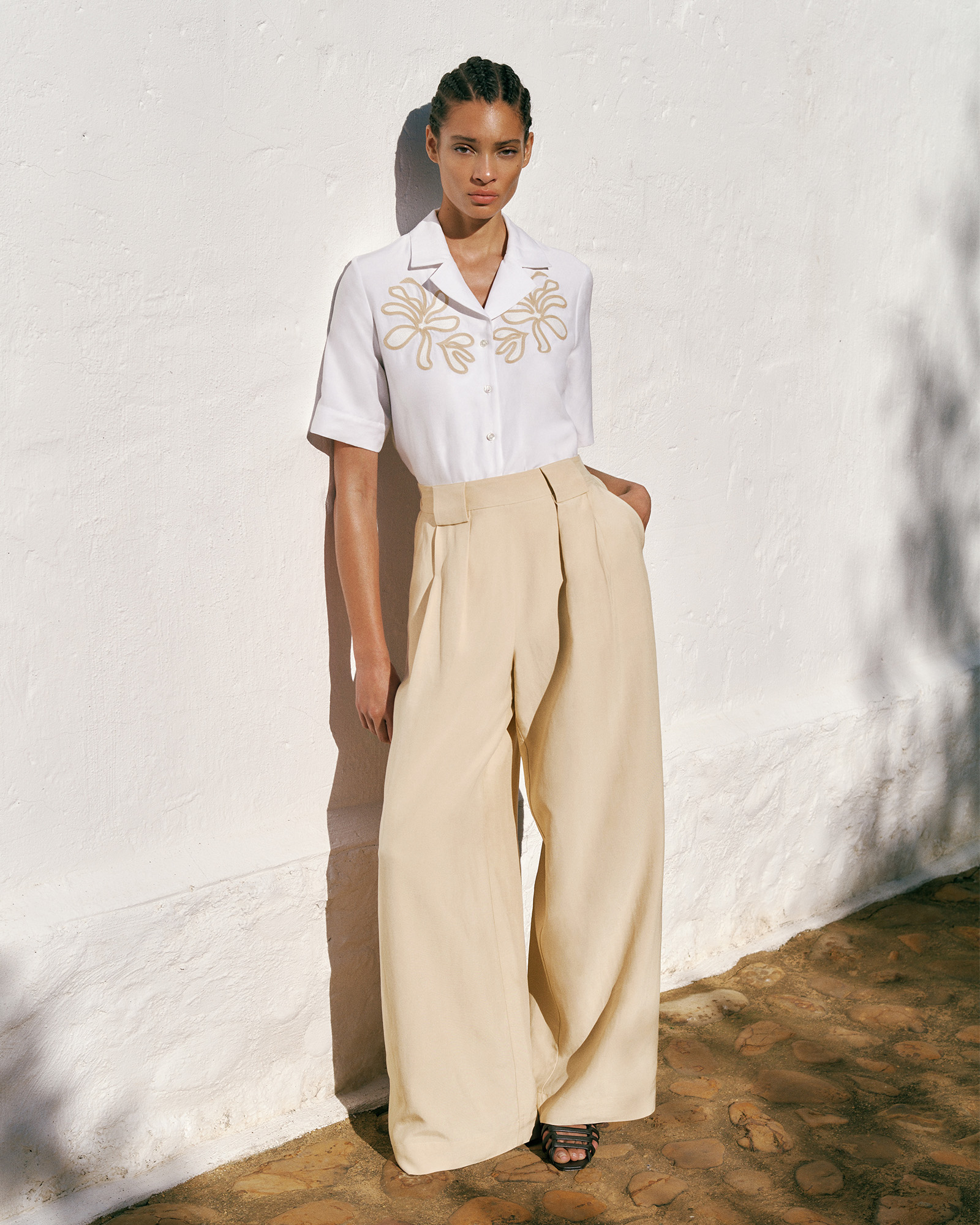 Pleat Front Wide Leg Pant in Sand