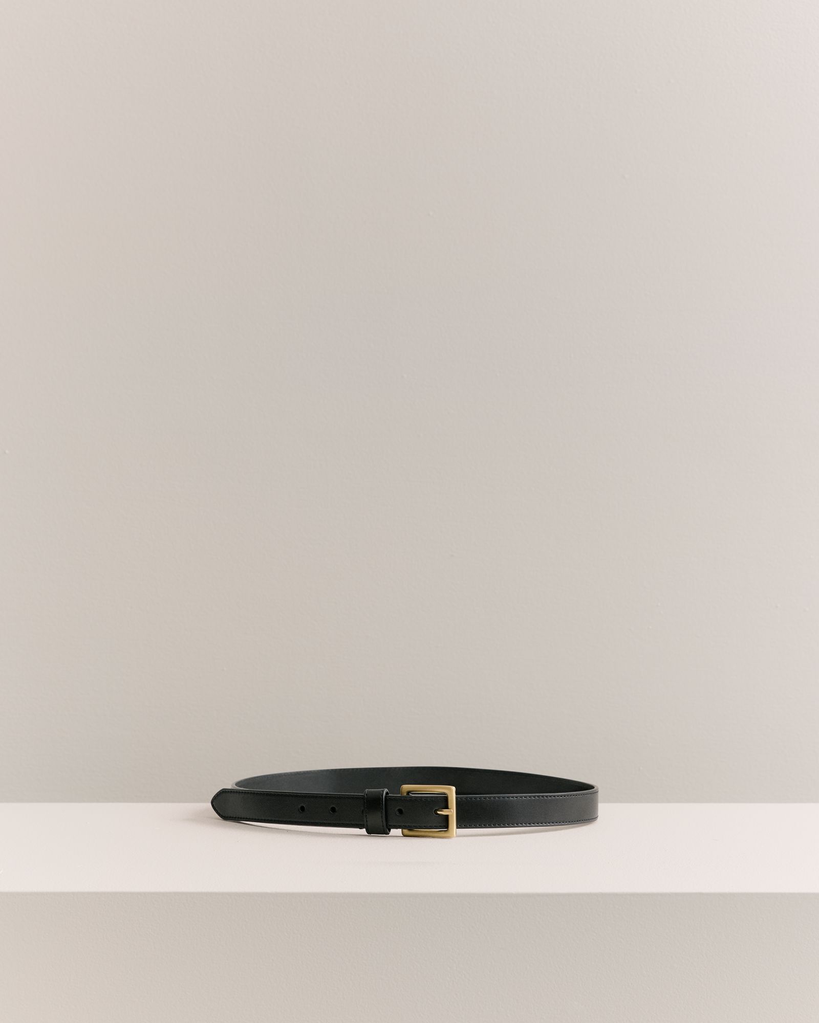 Leather Slim Belt in Black