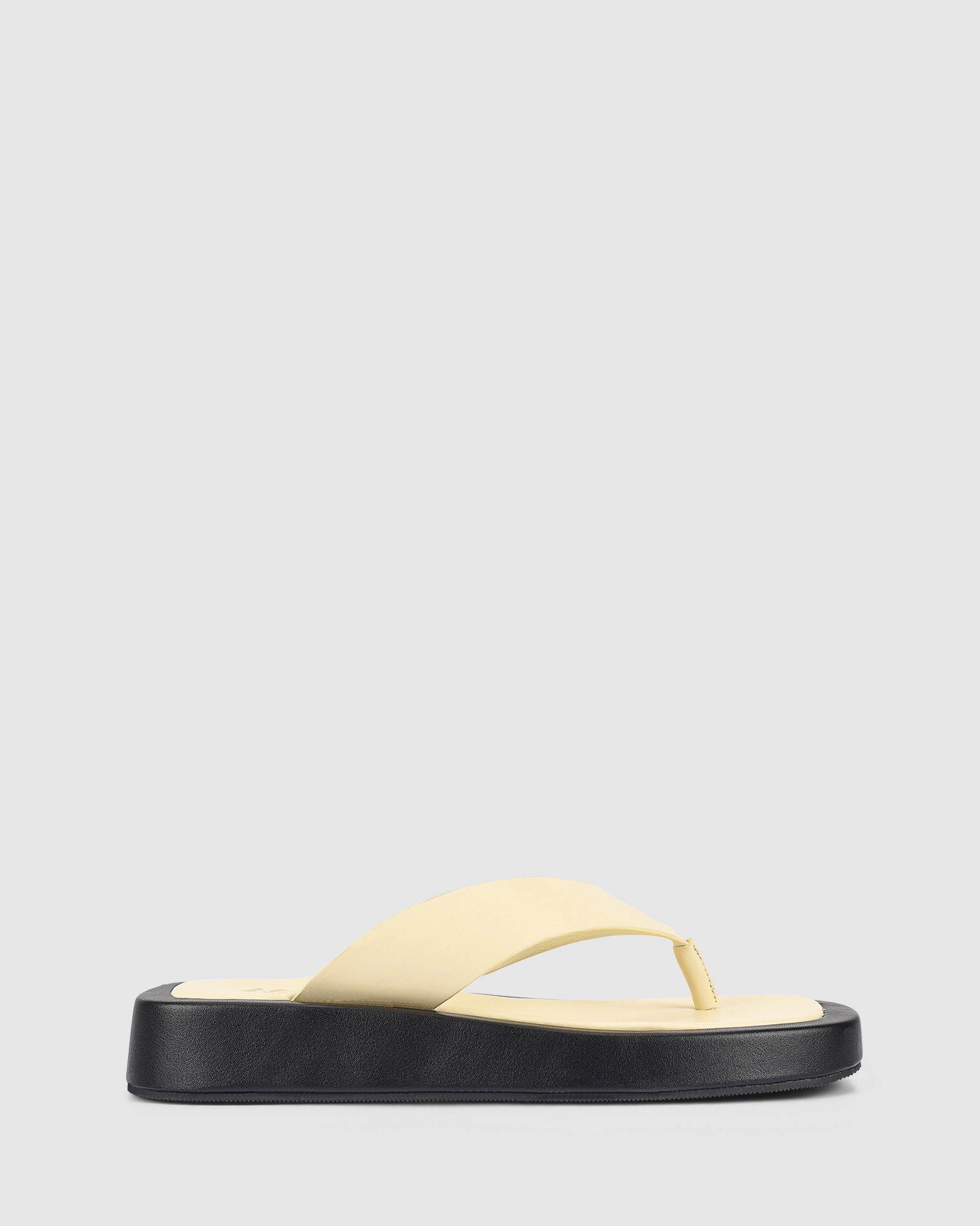 Bouncer II Flatform Thongs