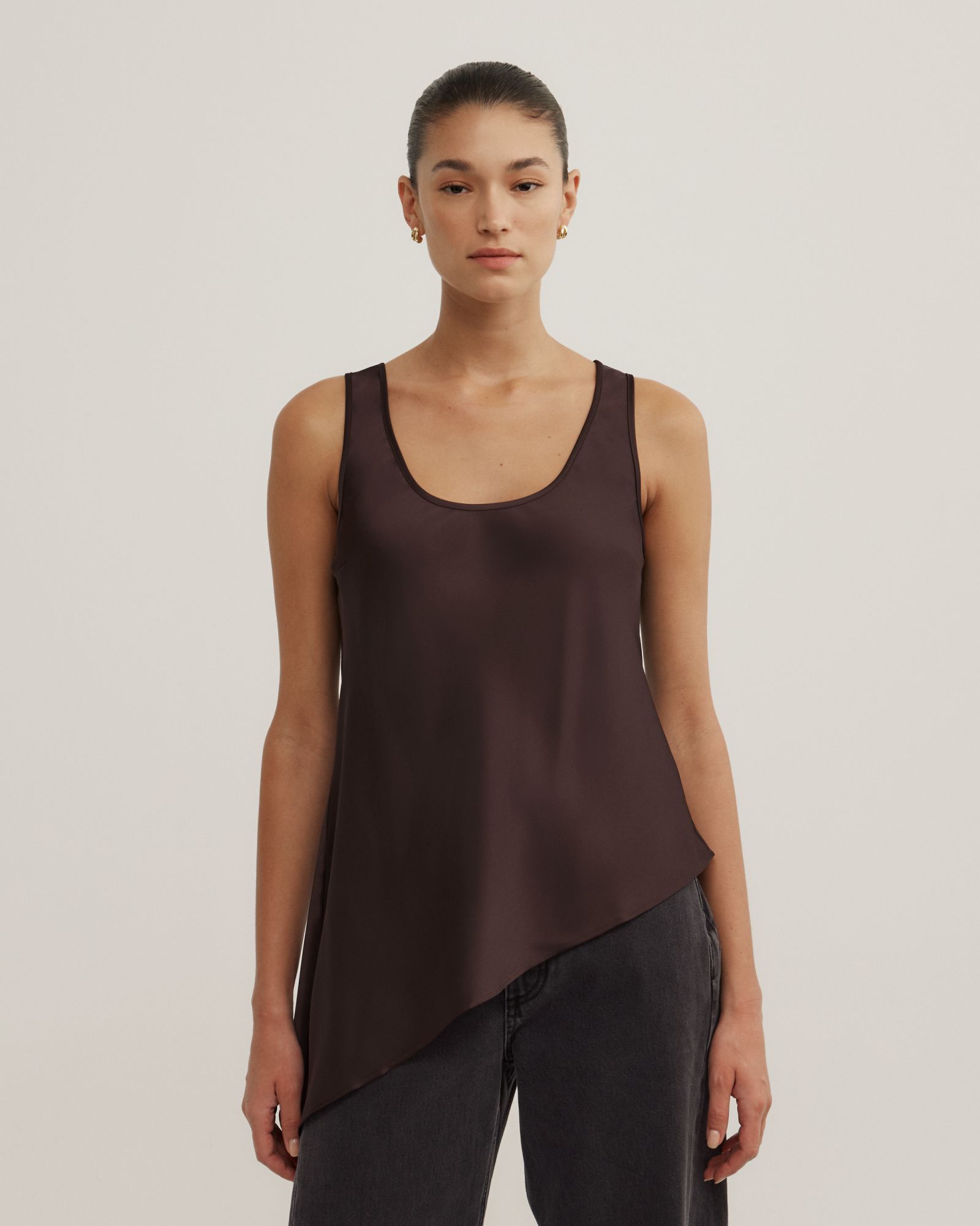 Asymmetric Scoop Tank