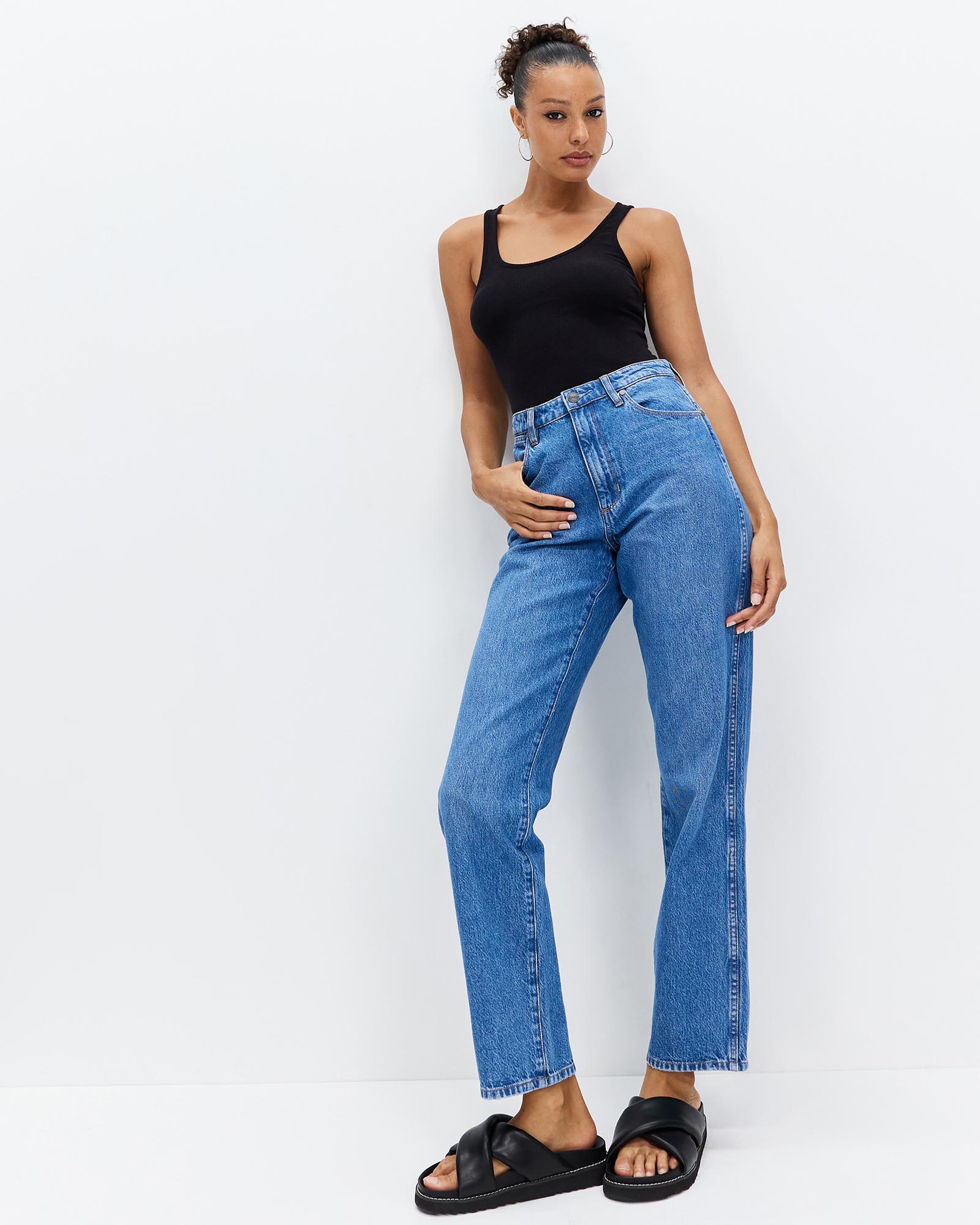 Claudia Hi Straight Jeans